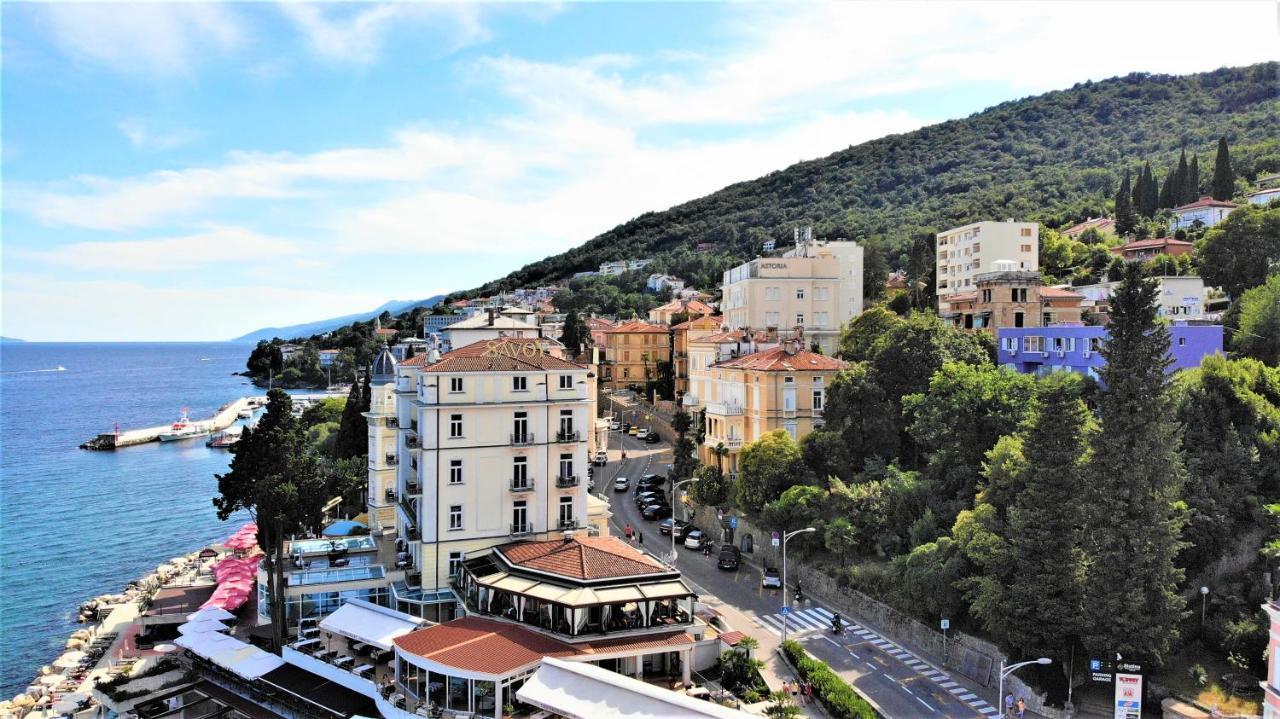 Apartment Near Beach With Sea View Opatija Eksteriør billede