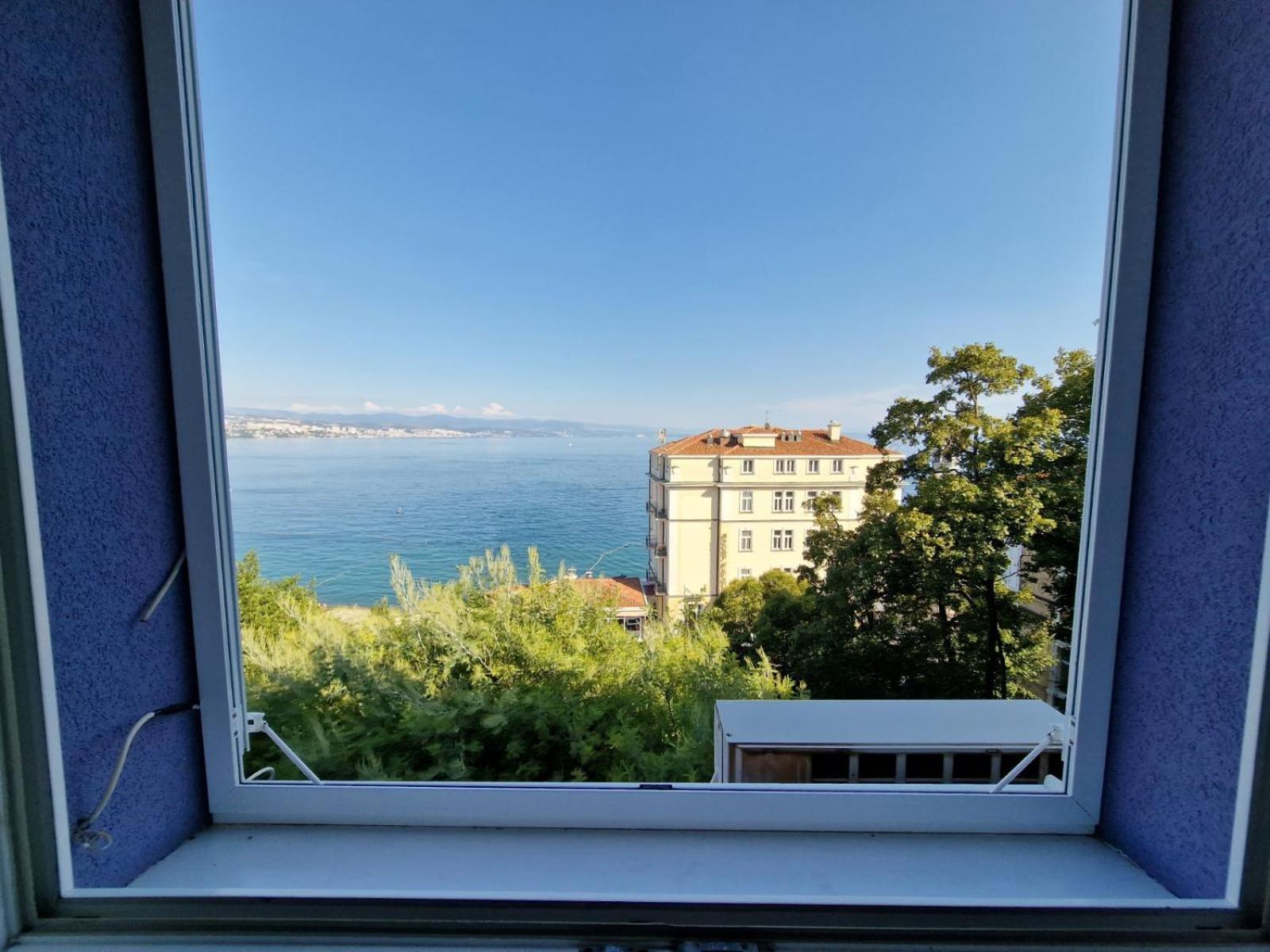 Apartment Near Beach With Sea View Opatija Eksteriør billede